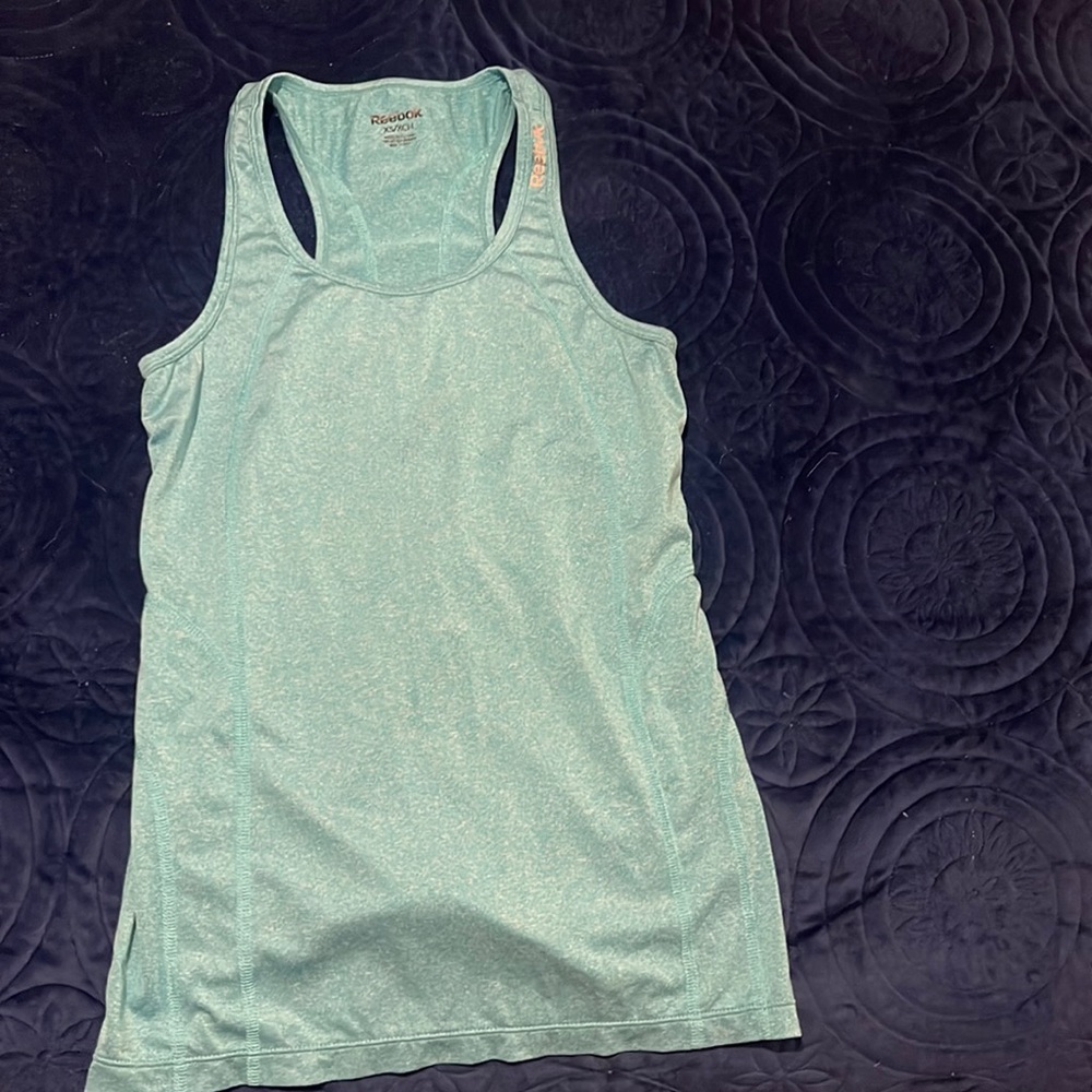 Reebok mussel shirt XS
